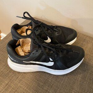 NIke Running Sneakers in Women's Size 6.5